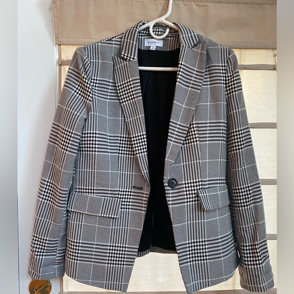 Women’s plaid blazer. Size small